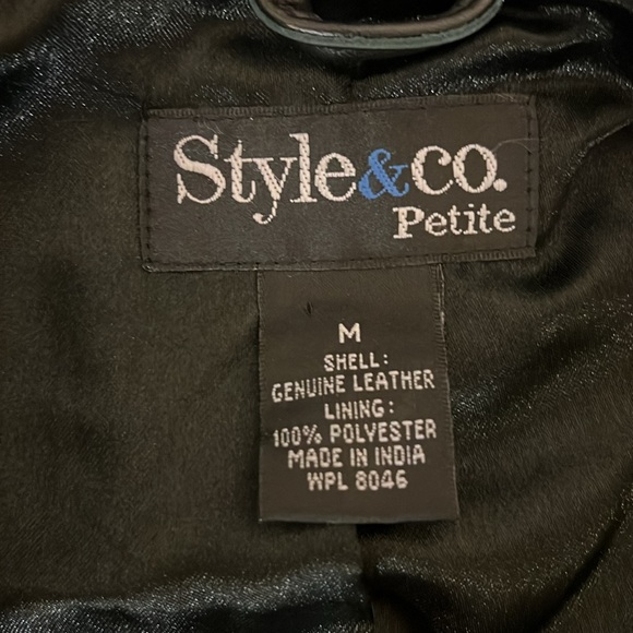 Leather cropped, Moto jacket, size medium petite - Picture 3 of 3